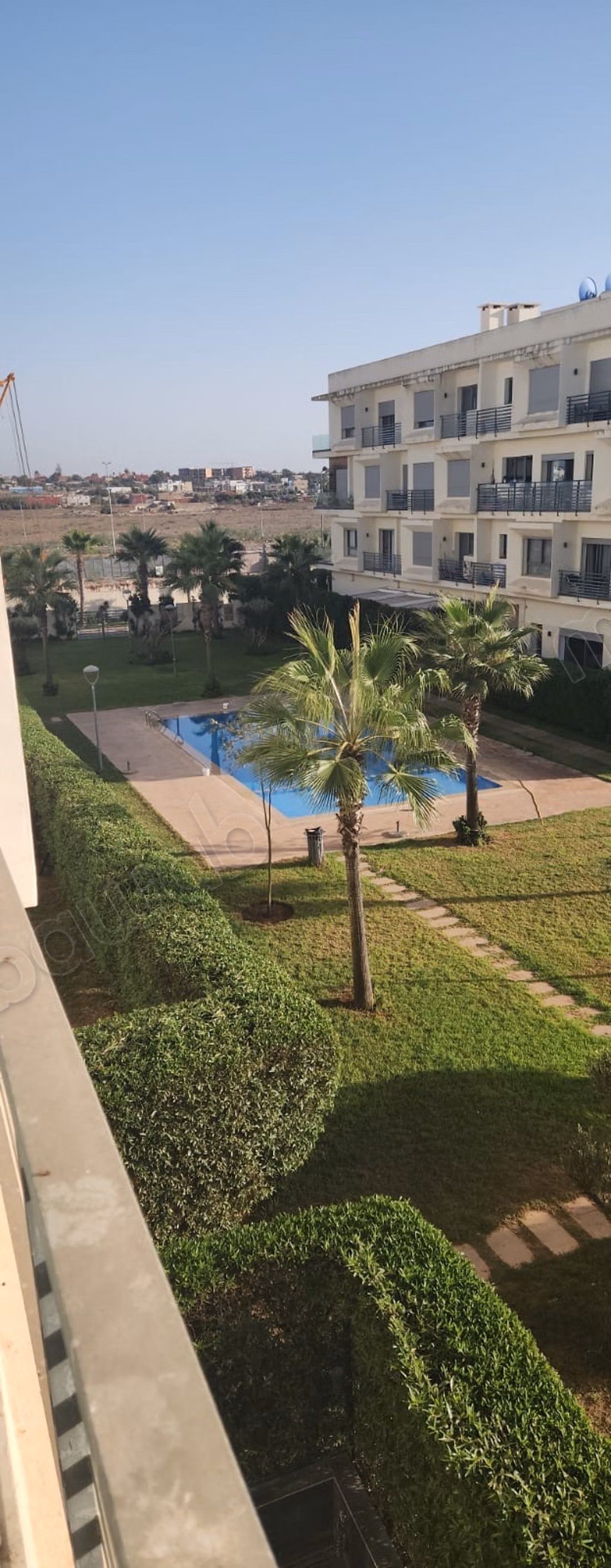 Très bel appartement en location à Dar Bouazza.
Surface de 145 m².
Bien meublé