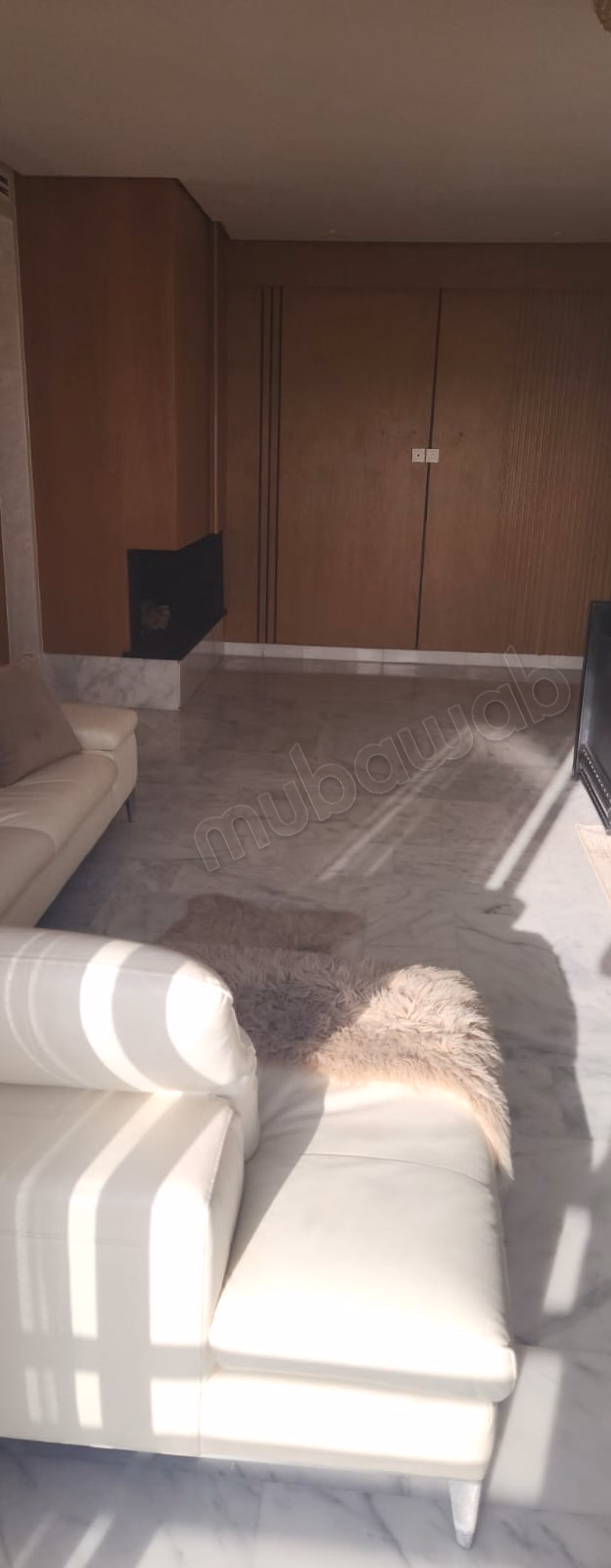 Très bel appartement en location à Dar Bouazza.
Surface de 145 m².
Bien meublé