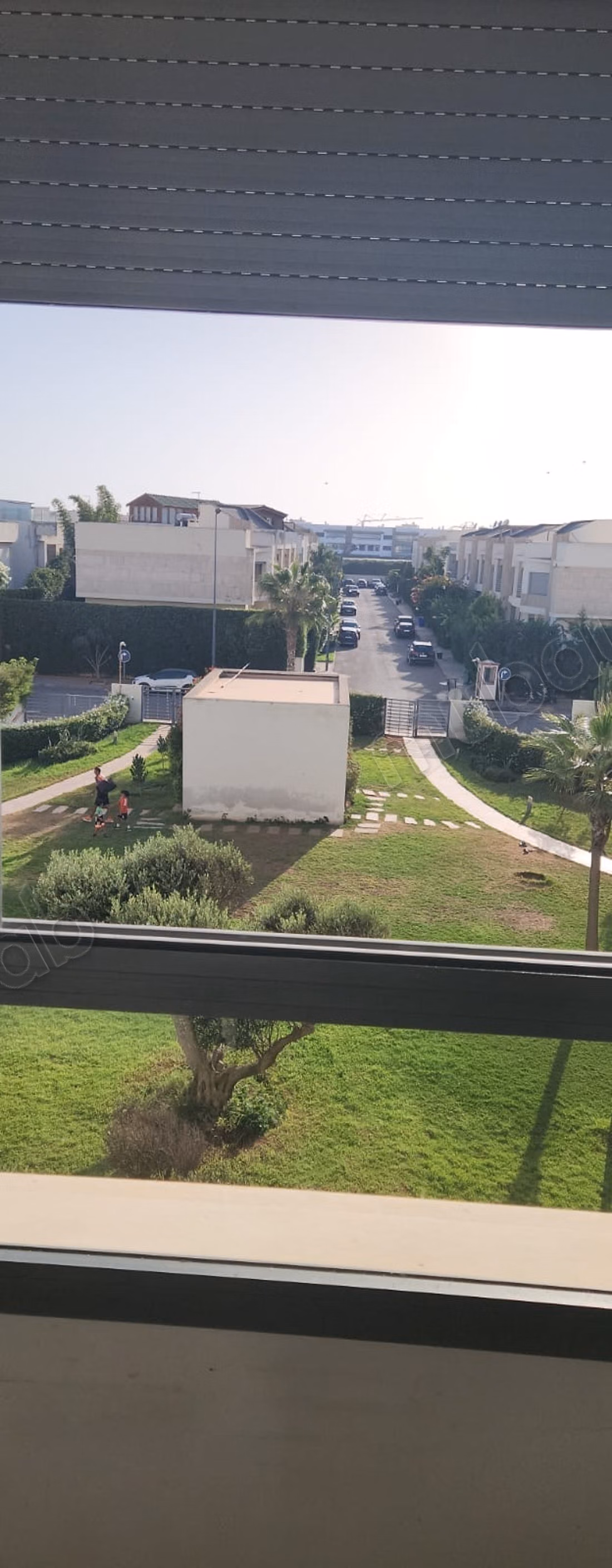 Très bel appartement en location à Dar Bouazza.
Surface de 145 m².
Bien meublé