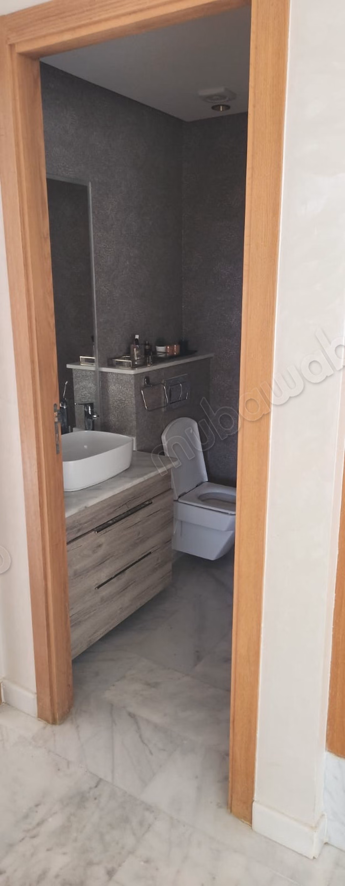 Très bel appartement en location à Dar Bouazza.
Surface de 145 m².
Bien meublé