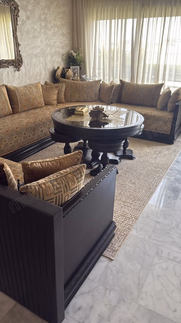 Très bel appartement en location à Dar Bouazza.
Surface de 145 m².
Bien meublé
