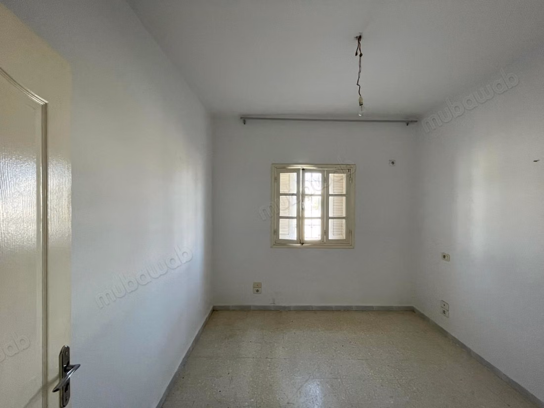 Maison 180m² à La Soukra – RDC 
étage