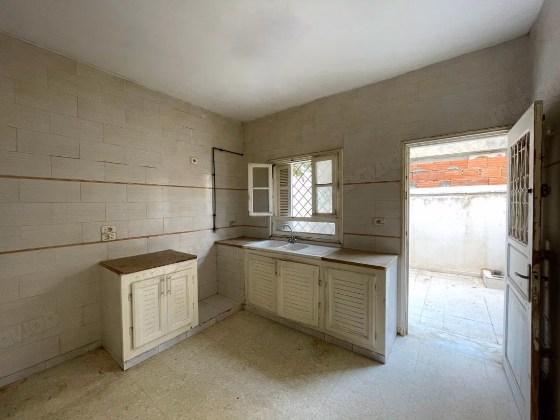 Maison 180m² à La Soukra – RDC 
étage