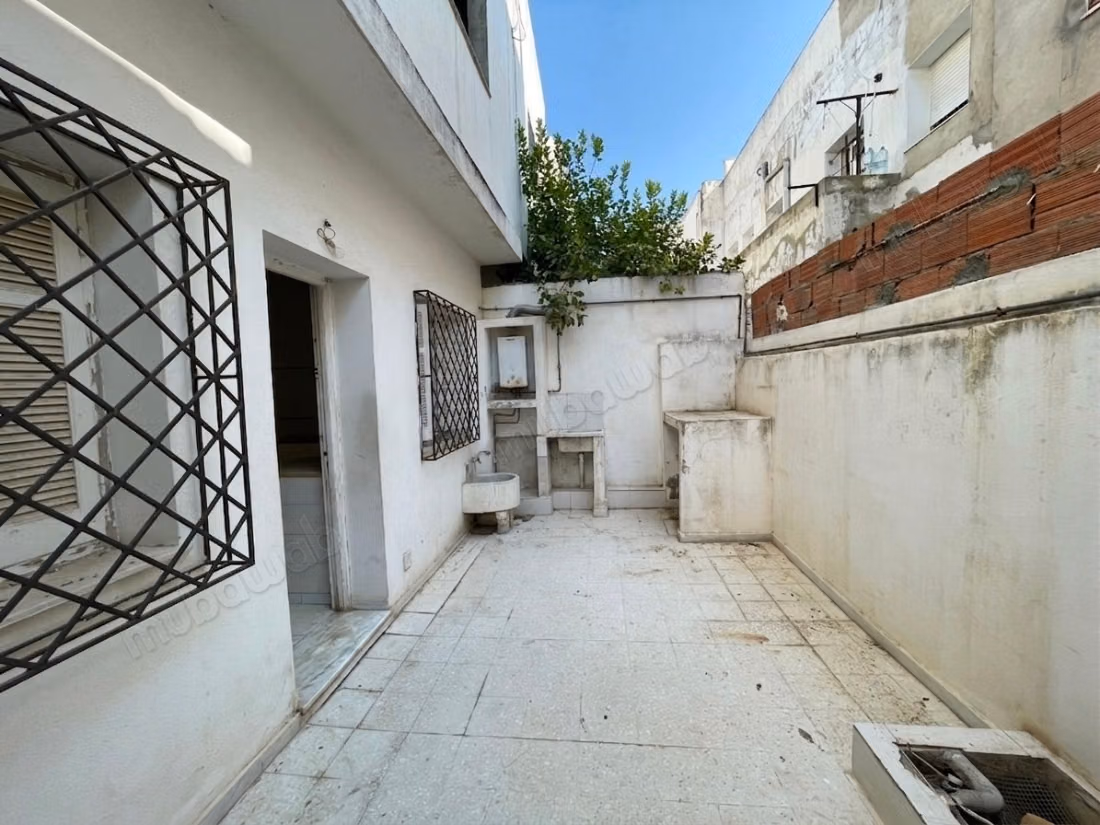 Maison 180m² à La Soukra – RDC 
étage