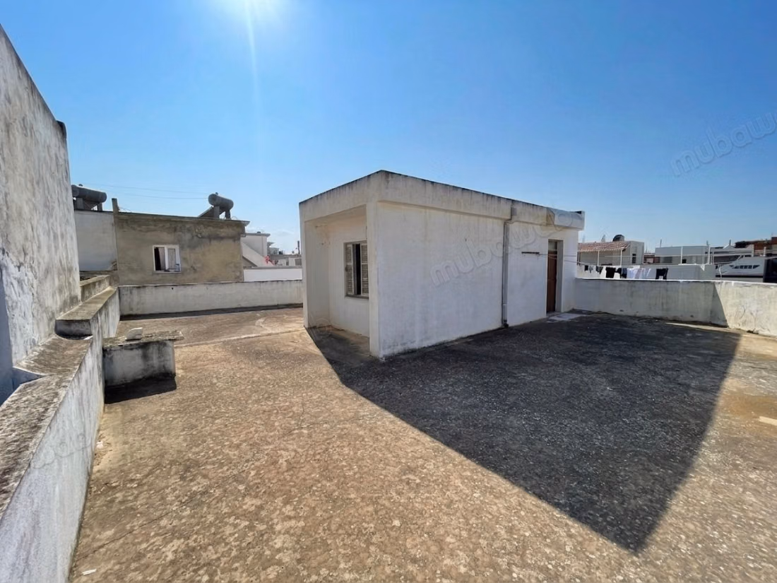 Maison 180m² à La Soukra – RDC 
étage