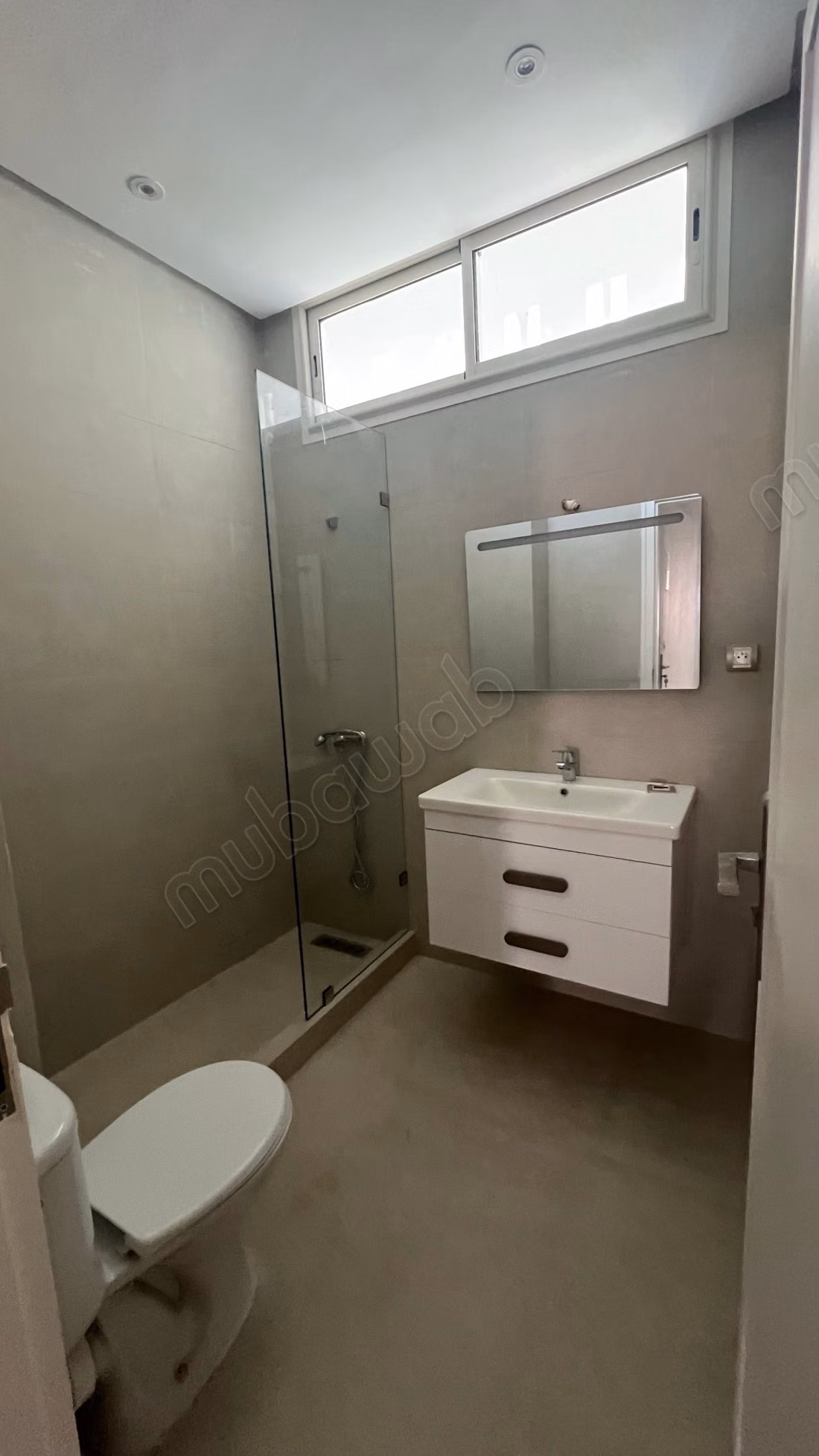 Luxury villa for rent in Les Orangers. 8 large rooms. Traditional lounge and satellite dish system