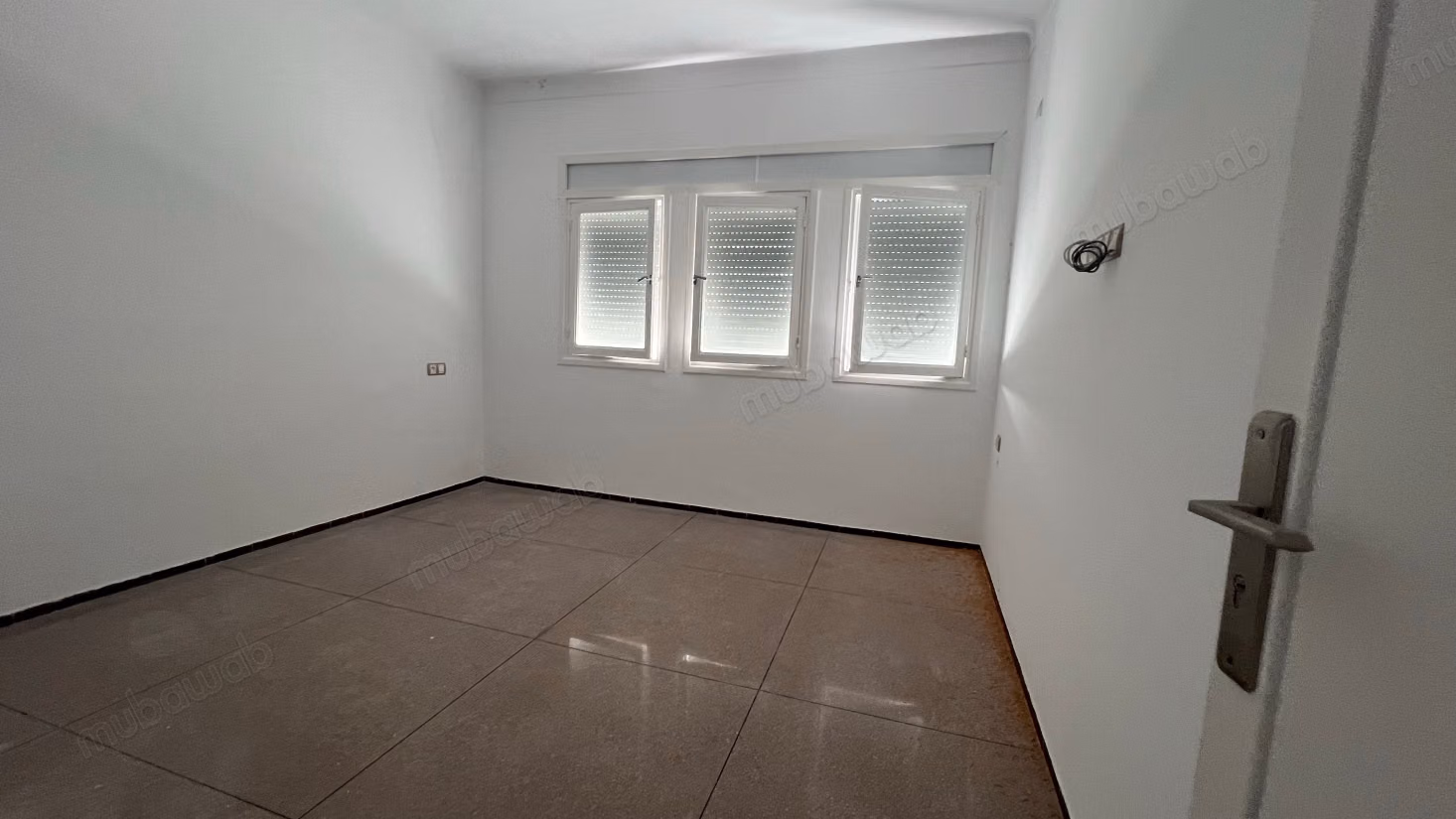 Luxury villa for rent in Les Orangers. 8 large rooms. Traditional lounge and satellite dish system