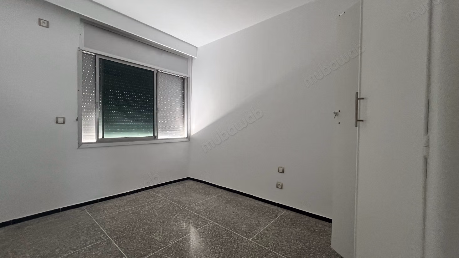 Luxury villa for rent in Les Orangers. 8 large rooms. Traditional lounge and satellite dish system