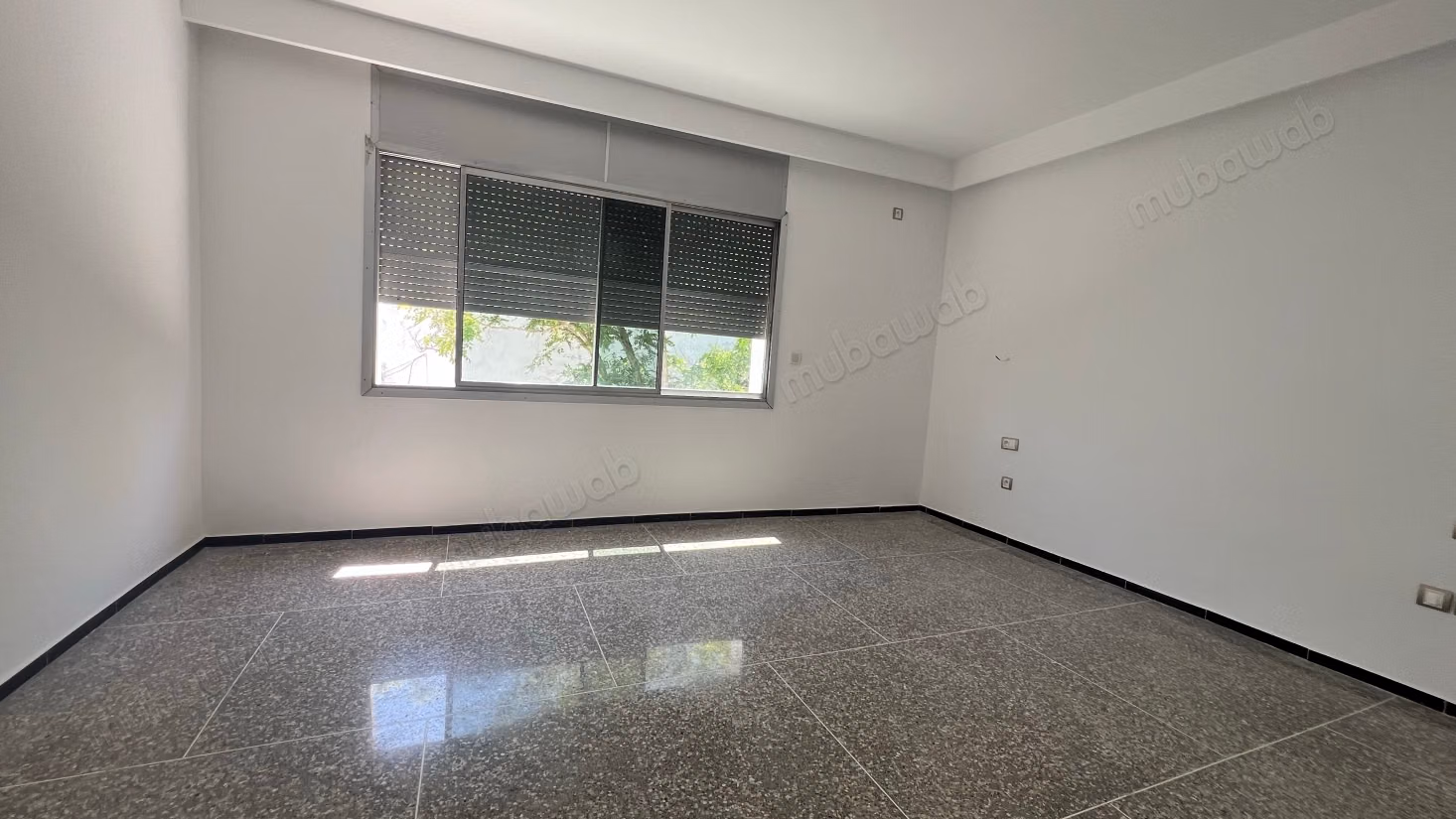Luxury villa for rent in Les Orangers. 8 large rooms. Traditional lounge and satellite dish system
