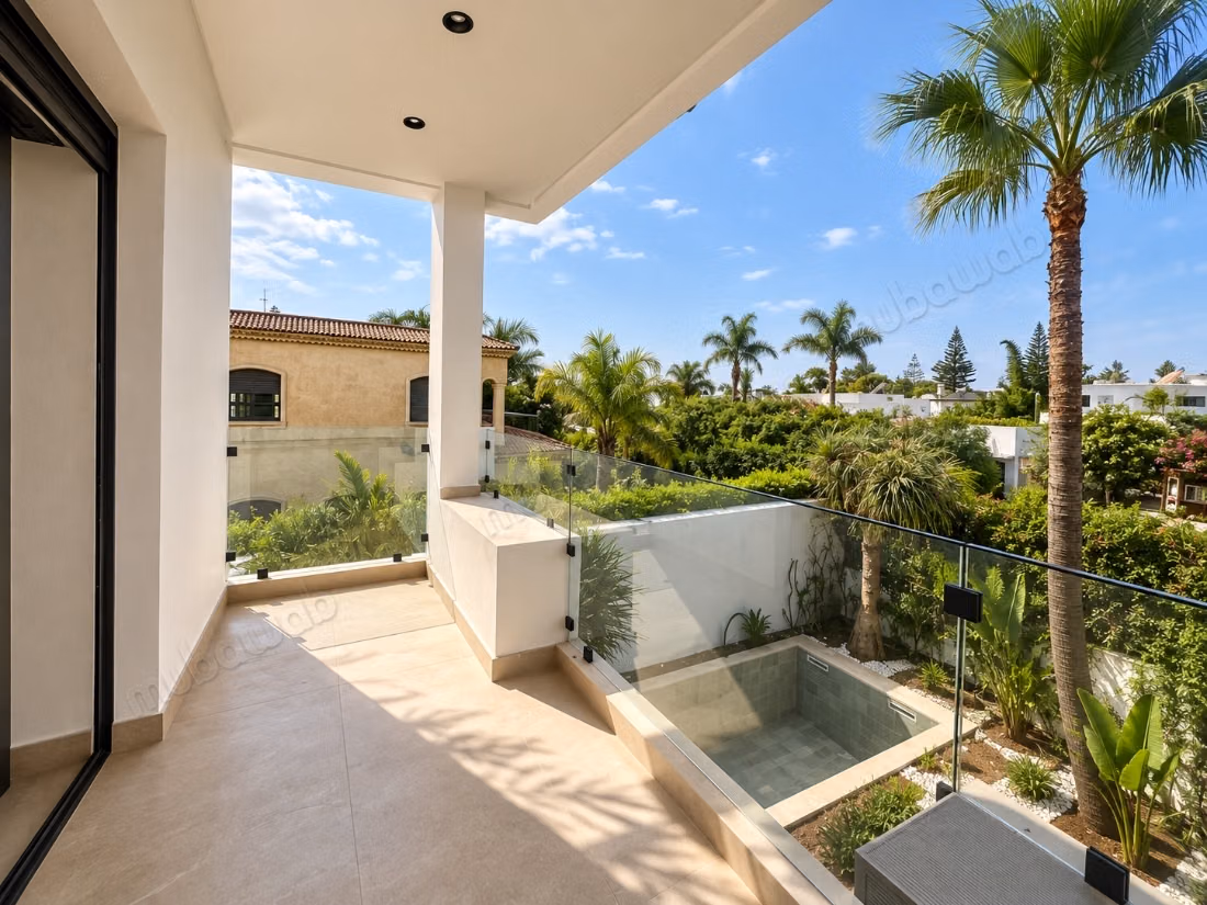 Top villa renovated with swimming pool