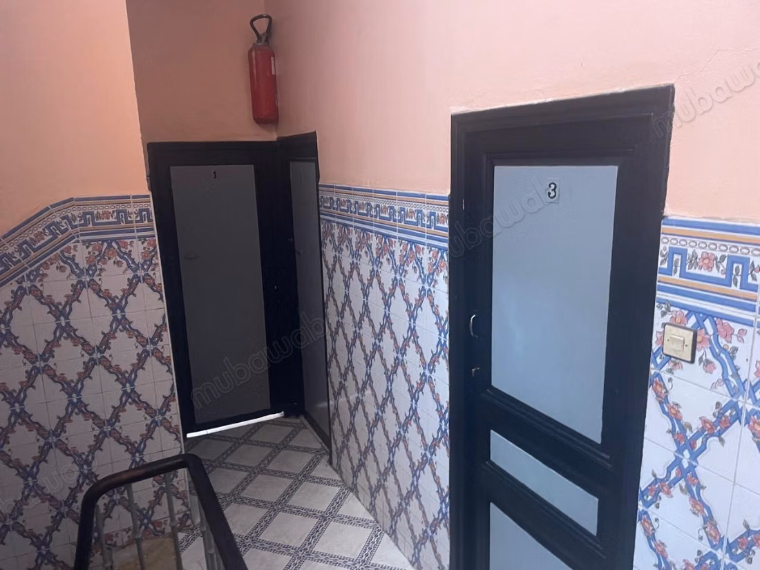 PENSION à vendre à Médina. 8 belles chambres. Vue mer IL A DEUX FASSAD PAPIER C'EST MELIKIYA