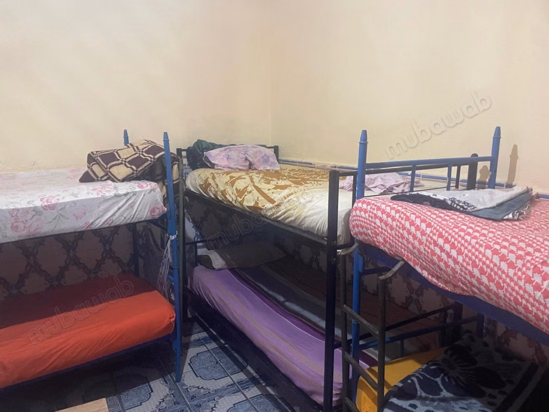 PENSION à vendre à Médina. 8 belles chambres. Vue mer IL A DEUX FASSAD PAPIER C'EST MELIKIYA