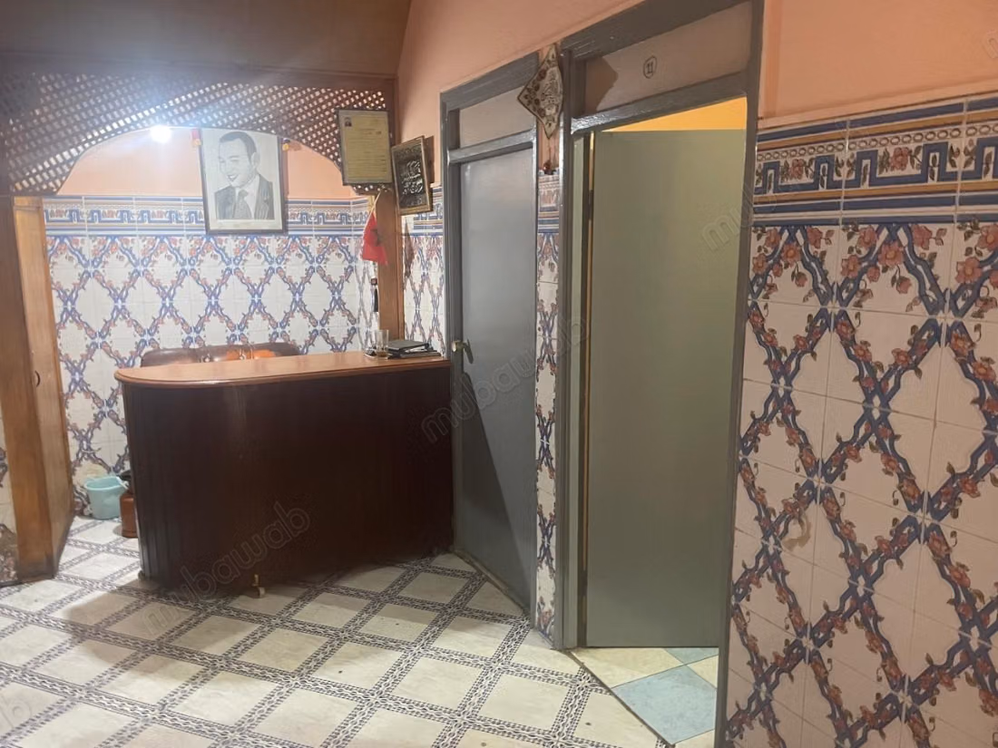 PENSION à vendre à Médina. 8 belles chambres. Vue mer IL A DEUX FASSAD PAPIER C'EST MELIKIYA