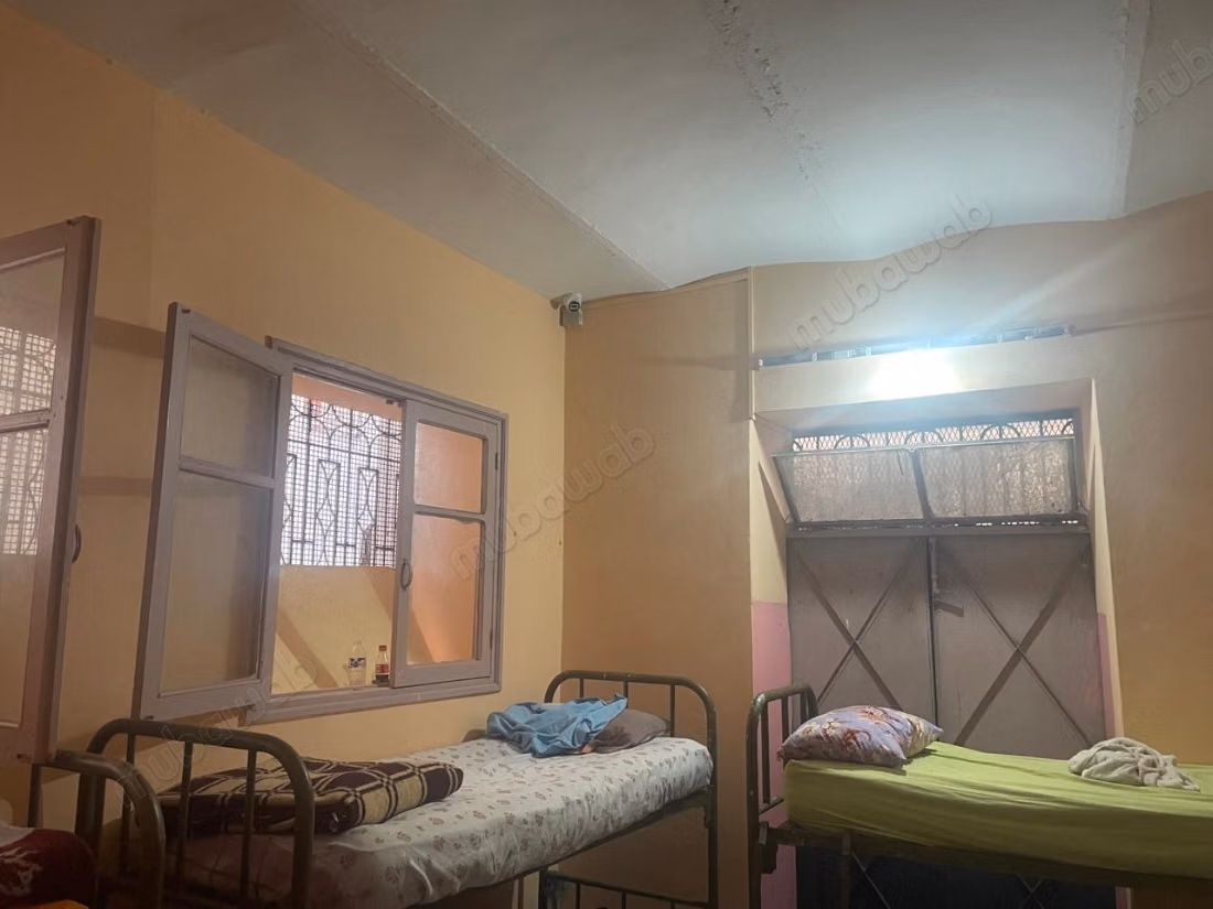 PENSION à vendre à Médina. 8 belles chambres. Vue mer IL A DEUX FASSAD PAPIER C'EST MELIKIYA