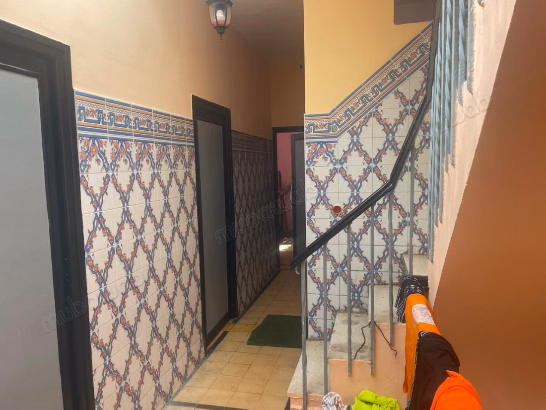 PENSION à vendre à Médina. 8 belles chambres. Vue mer IL A DEUX FASSAD PAPIER C'EST MELIKIYA
