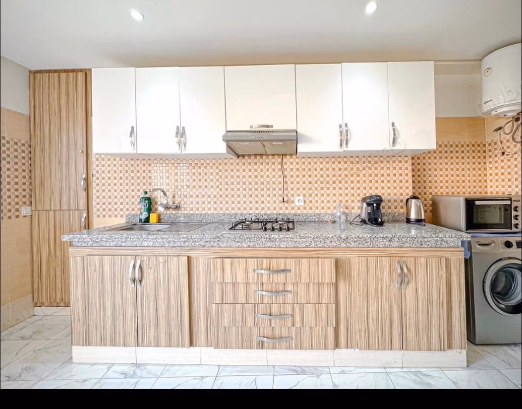 شقة للإيجار في سمليا. غرفتان كبيرتان. مفروشة بشكل جيد