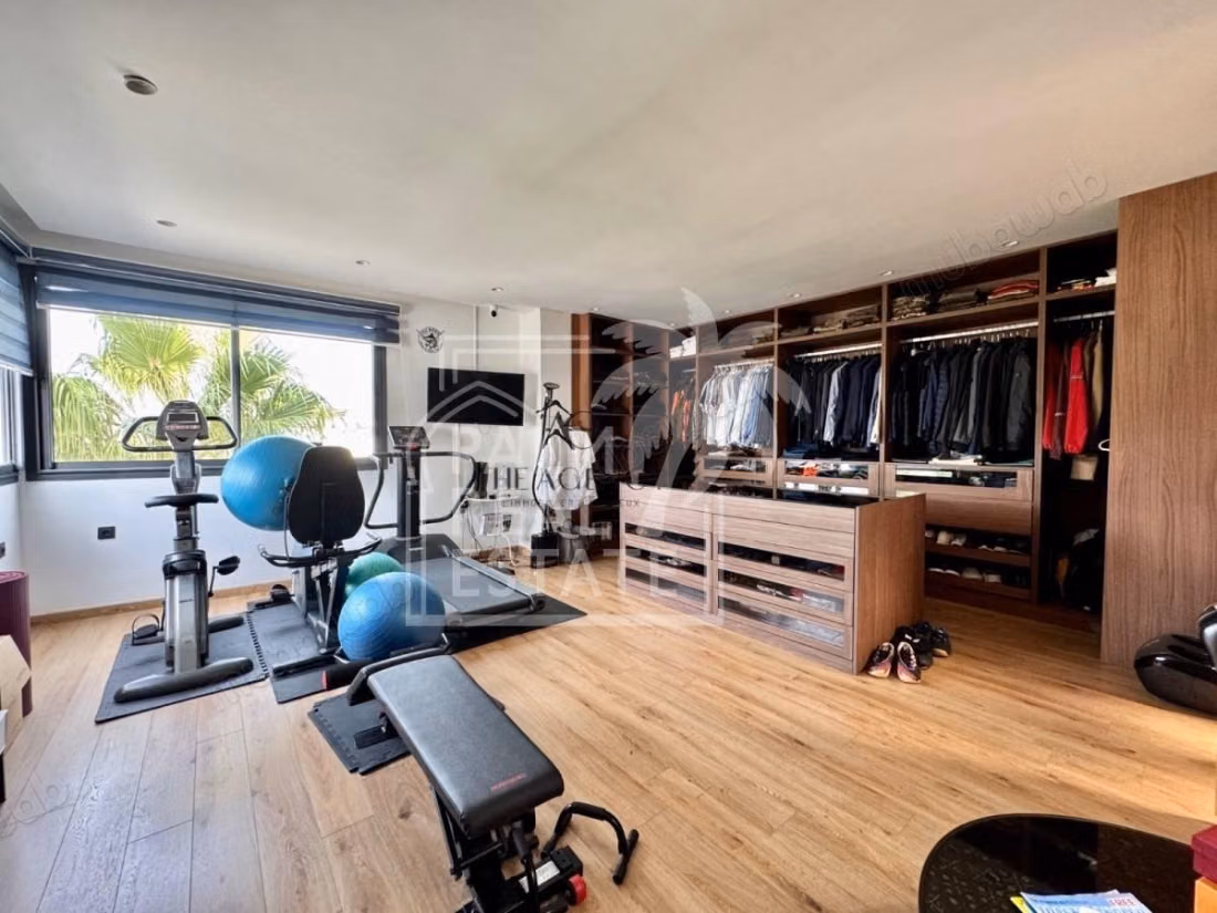Aïn Diab – Uitzonderlijke Villa te Koop