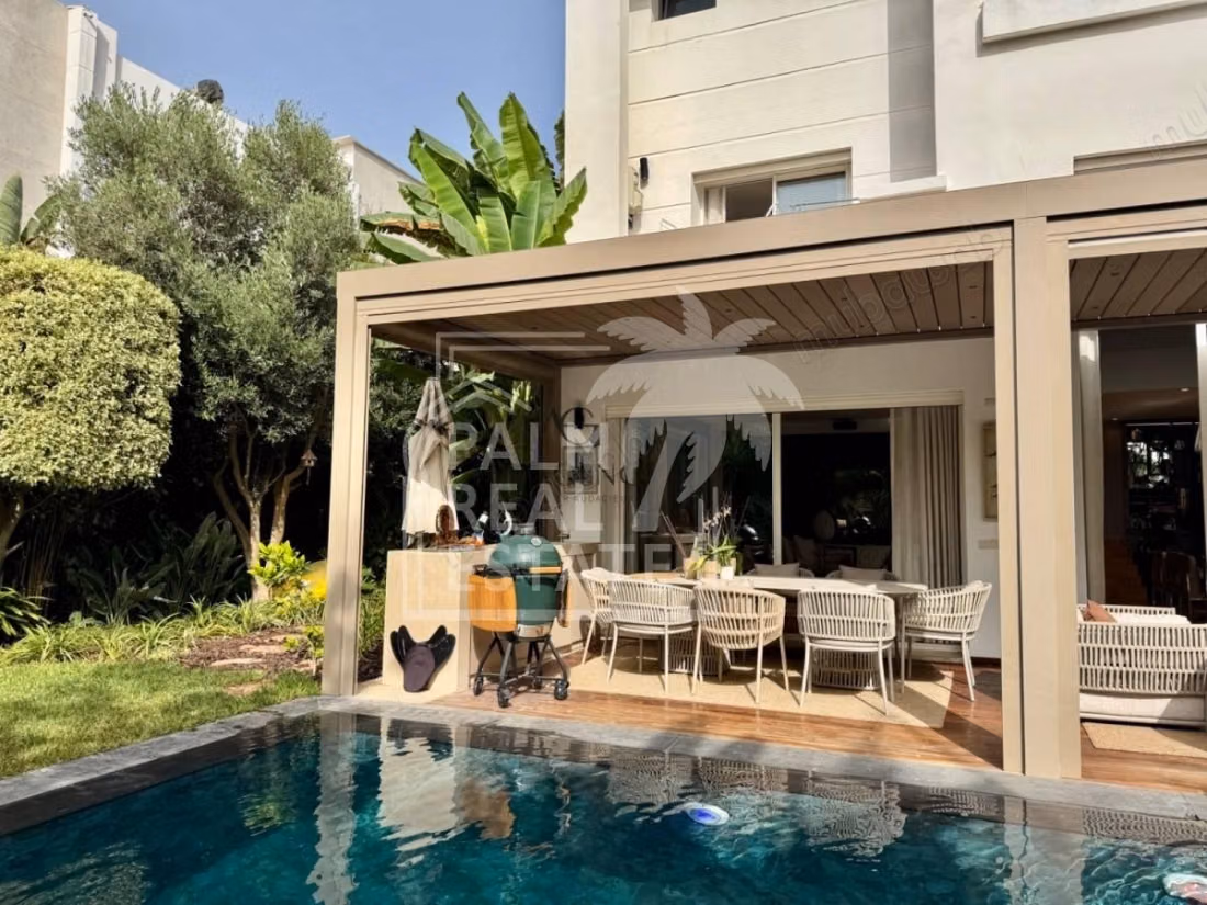 Aïn Diab – Uitzonderlijke Villa te Koop