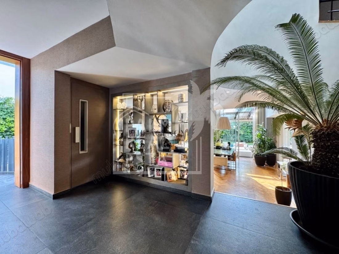 Aïn Diab – Uitzonderlijke Villa te Koop