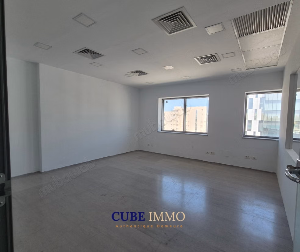 For rent - Spacious office with 8 rooms
