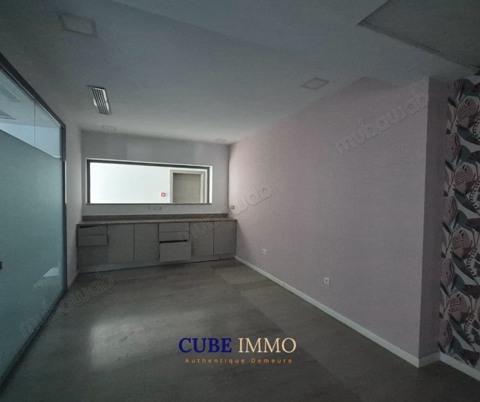 For rent - Spacious office with 8 rooms