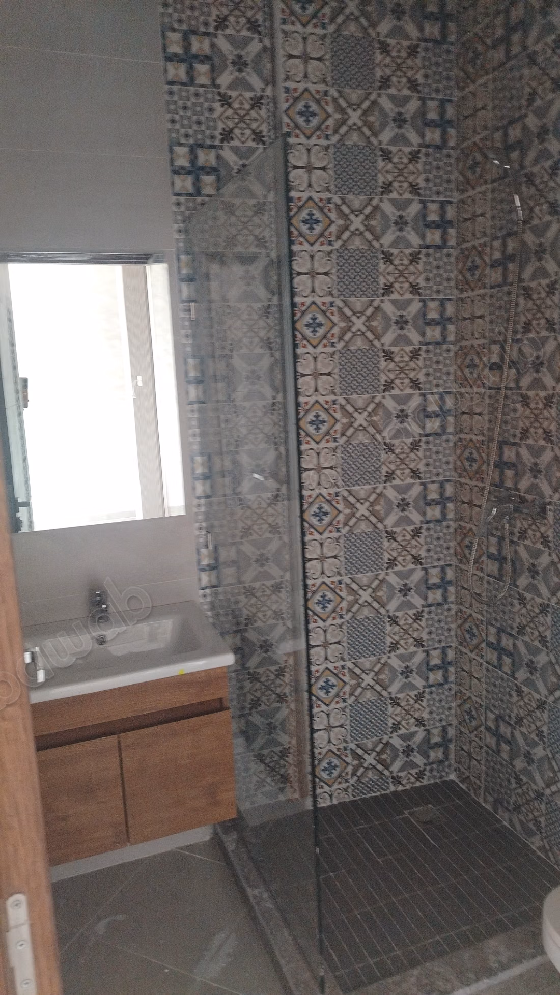 Apartamento en venta en Mehdia. 2 habitaciones. Puerta blindada, salón marroquí tradicional