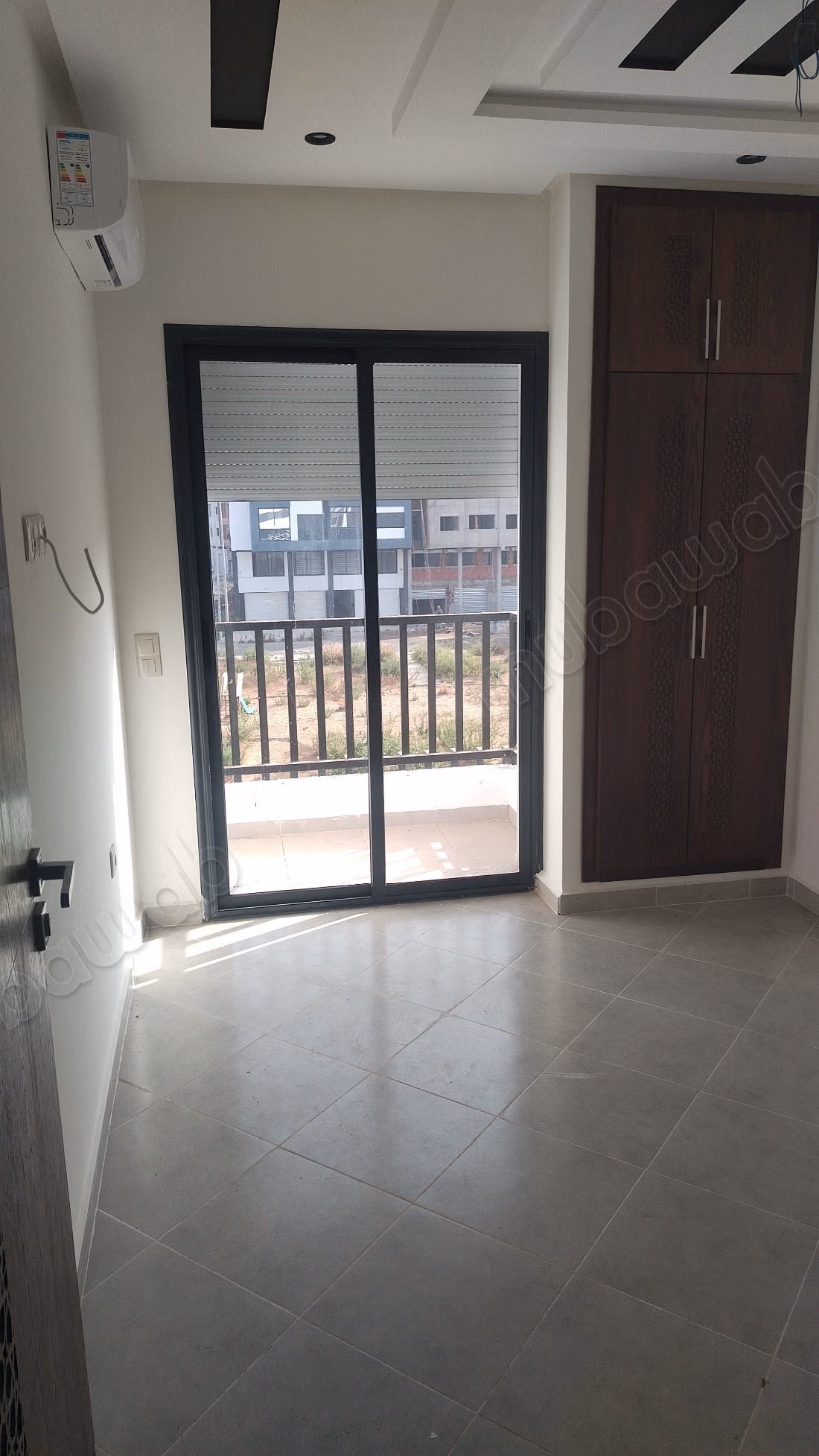 Apartamento en venta en Mehdia. 2 habitaciones. Puerta blindada, salón marroquí tradicional
