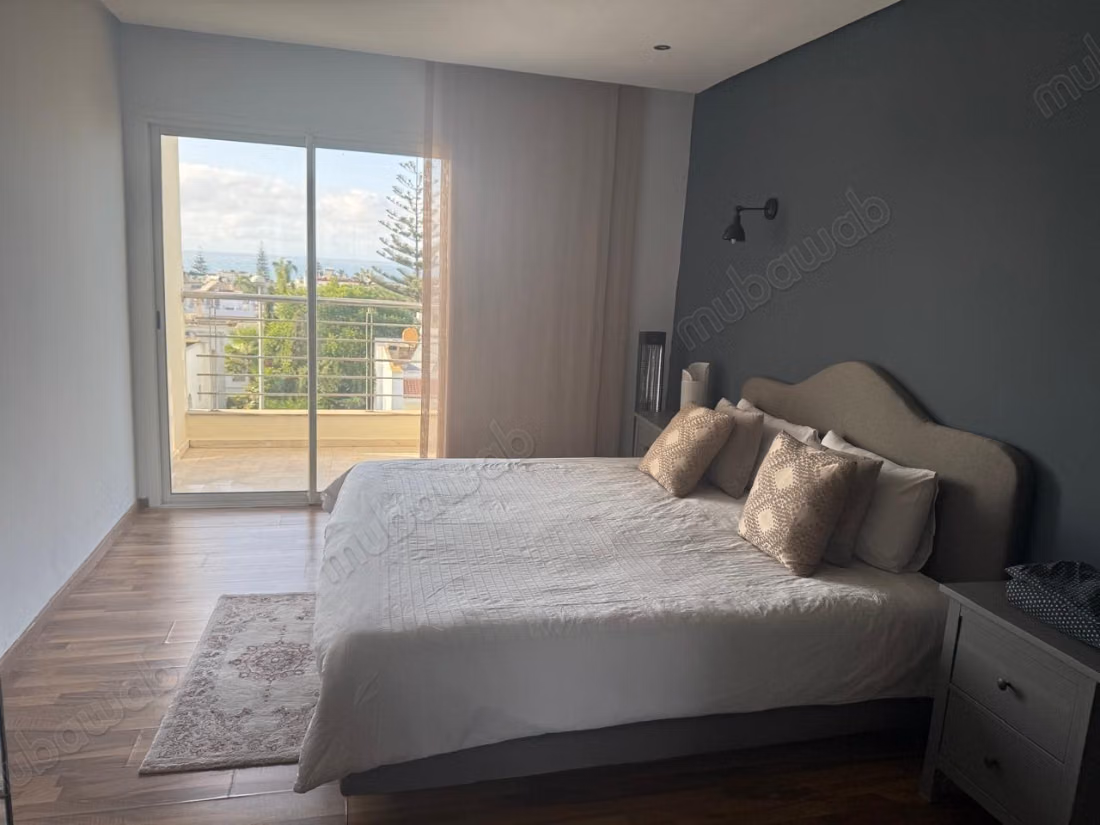 Very nice apartment for rent in Ain Diab. 4 large rooms. Furnished