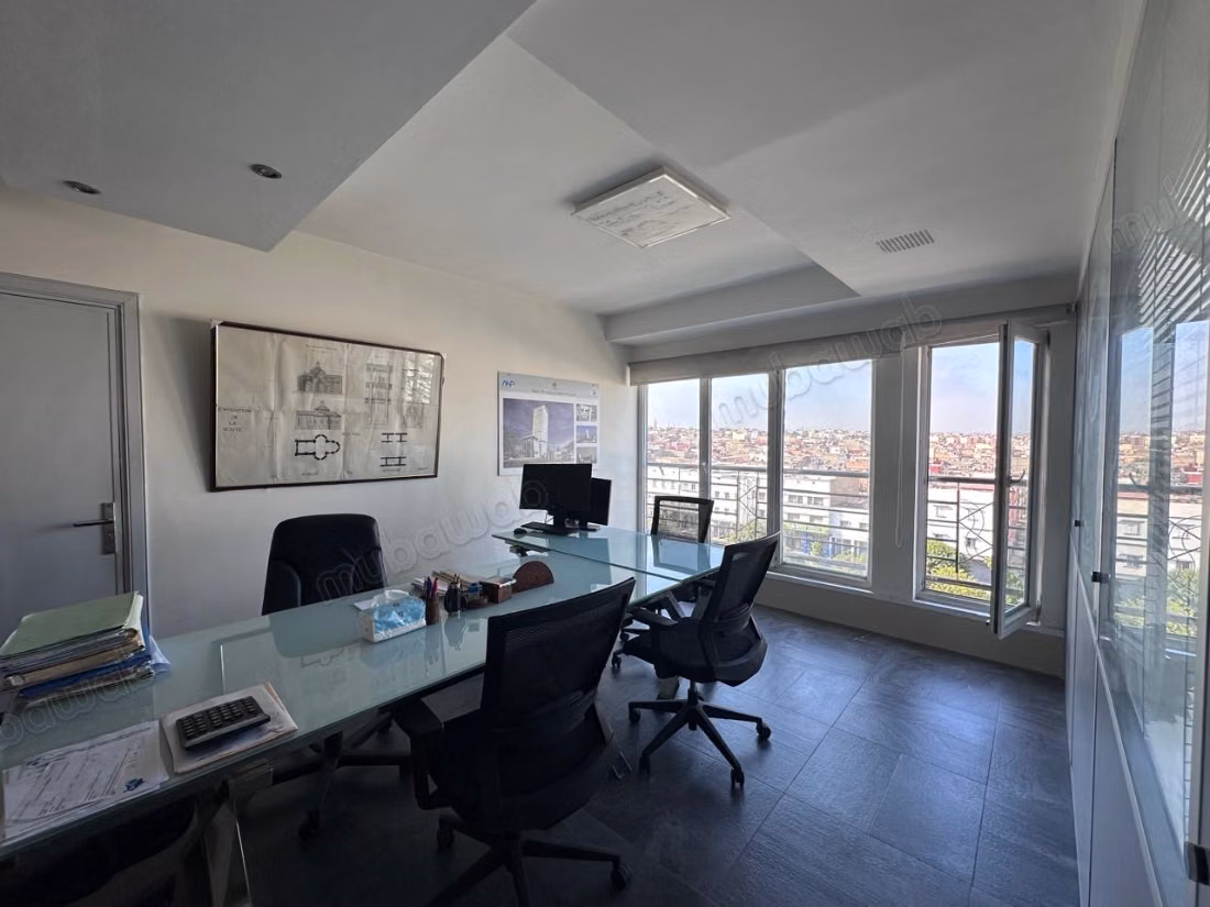 Plateau de 148 m² au 6e étage, Casablanca Titré
