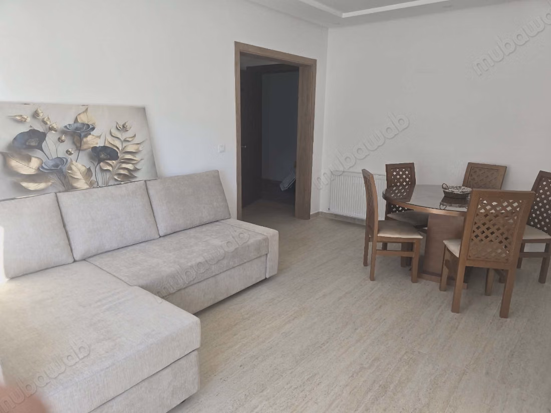 Location saisonnière à Cité El Wafa. 
Surface totale 78 m². 
Porte sécurisée et chauffage central