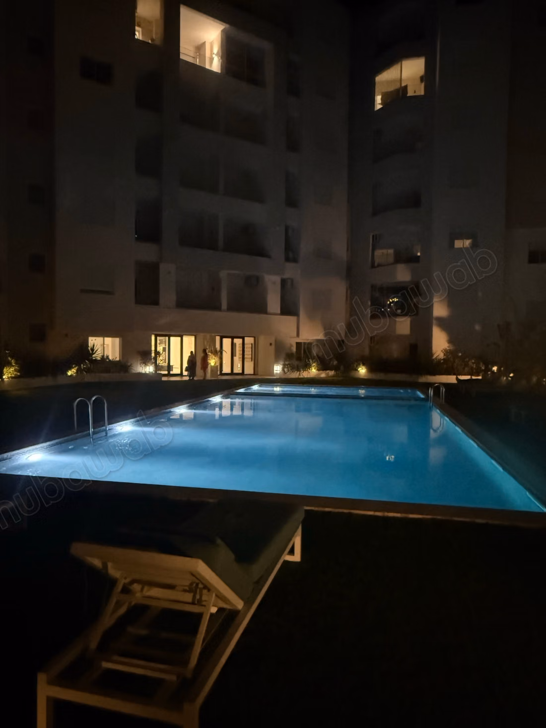 Location saisonnière à Cité El Wafa. 
Surface totale 78 m². 
Porte sécurisée et chauffage central