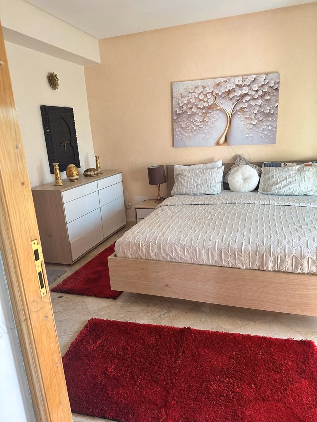 Appartamento arredato con 3 camere da letto in affitto a Hay Riad