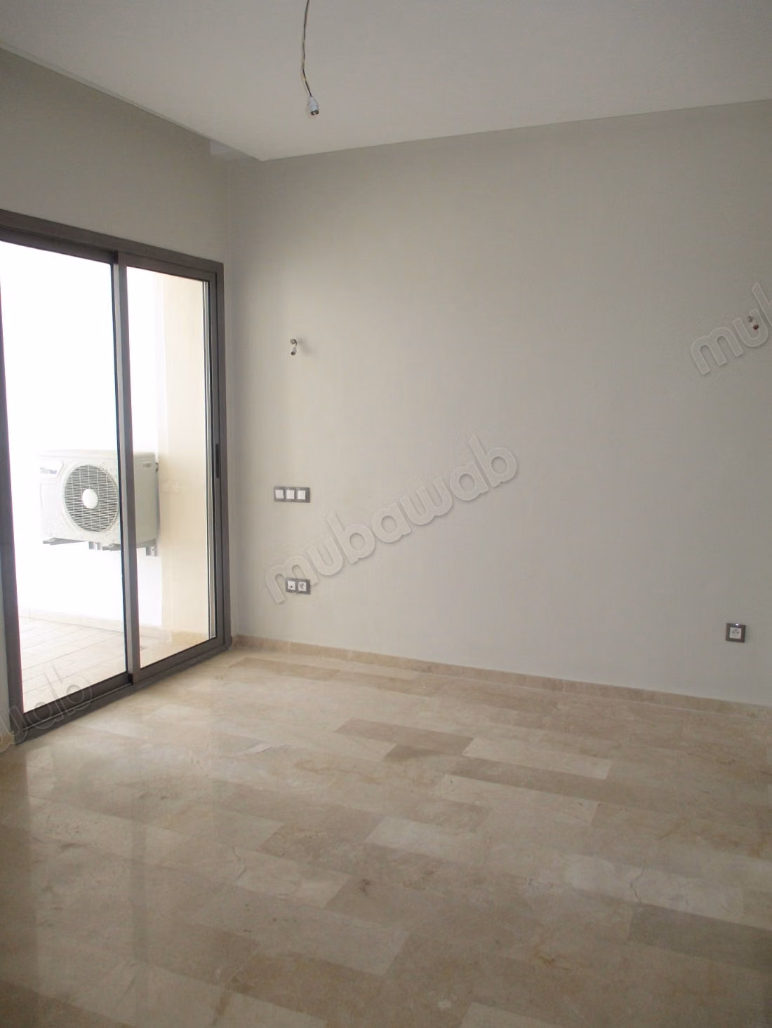 Luxury empty apartment 91m2 in Q France Ville 2 near tram