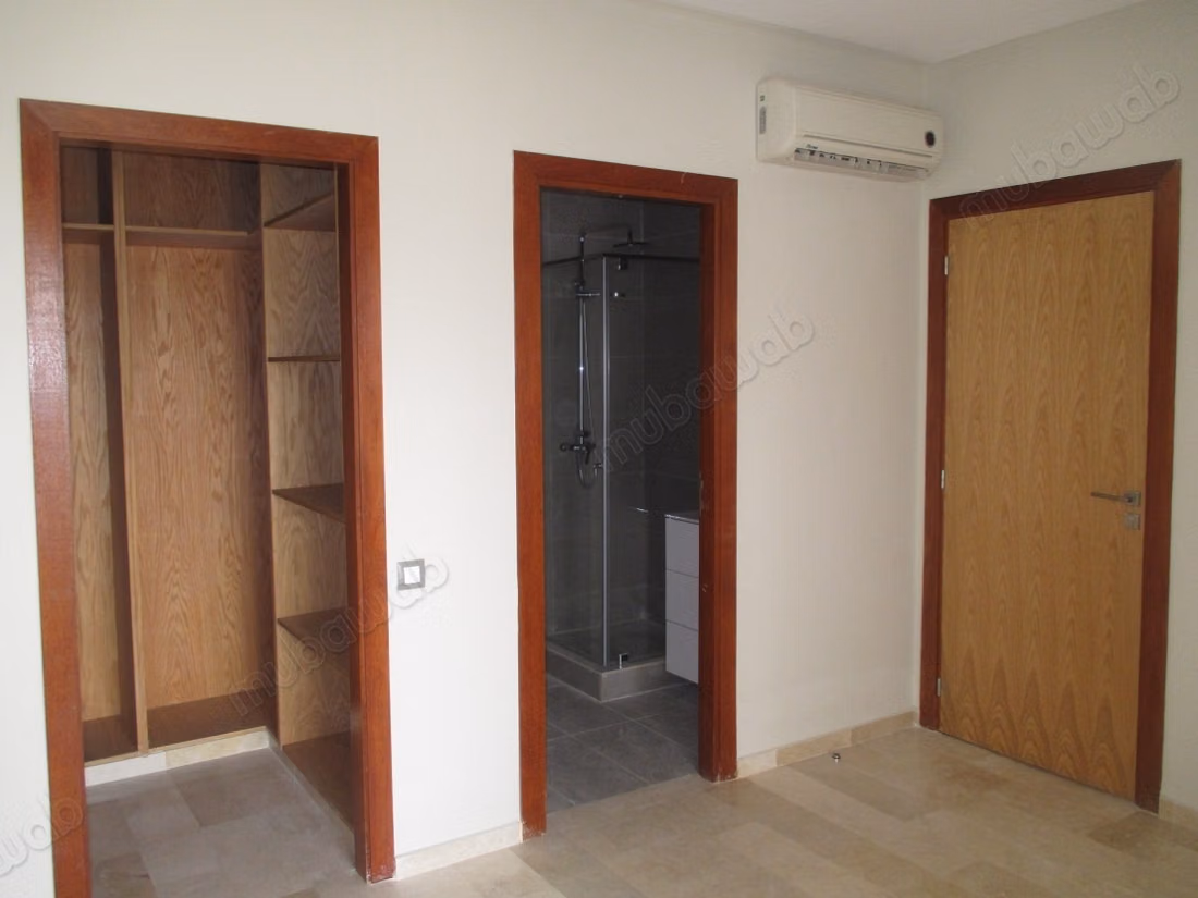 Luxury empty apartment 91m2 in Q France Ville 2 near tram
