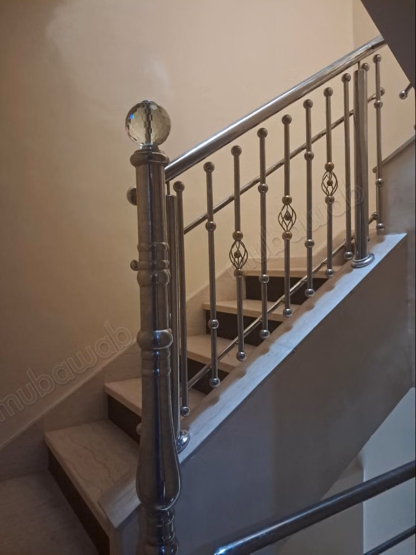 Prachtig huis te koop in Ben Guerir. 2 comfortabele kamers. Groot terras