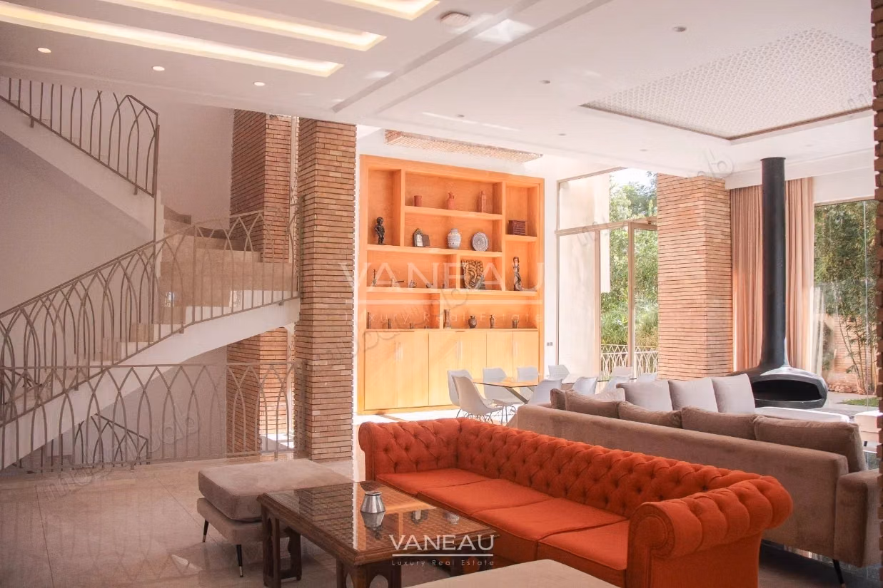 Villa contemporaine isolée collée au golf d'Amelkis