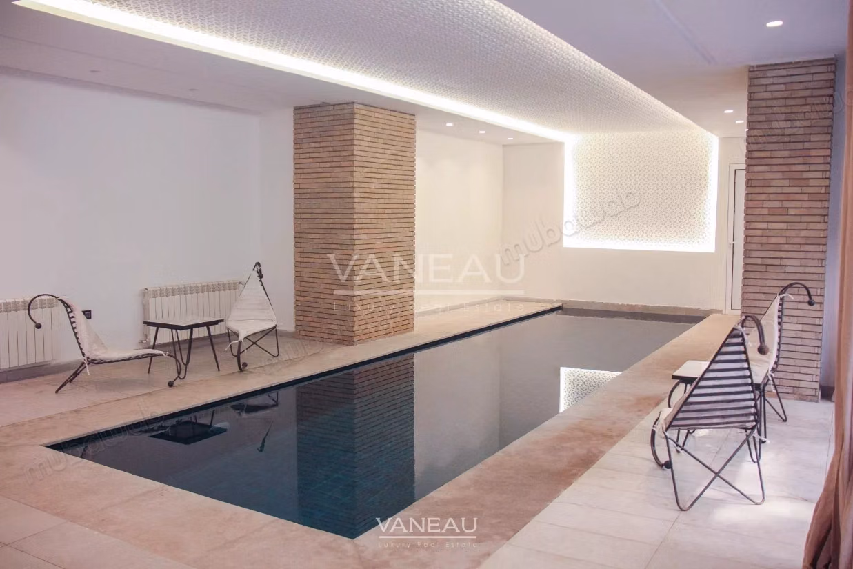 Villa contemporaine isolée collée au golf d'Amelkis