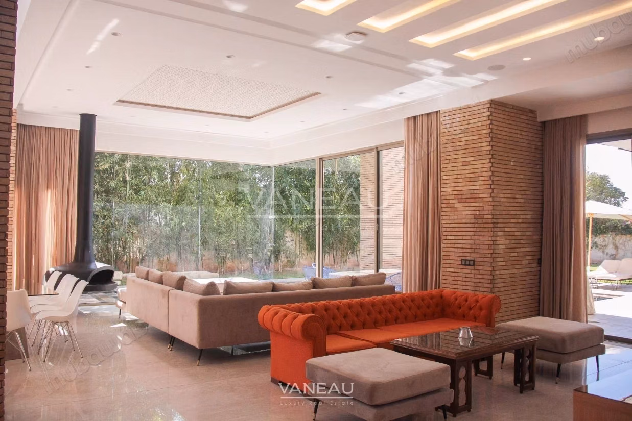 Villa contemporaine isolée collée au golf d'Amelkis