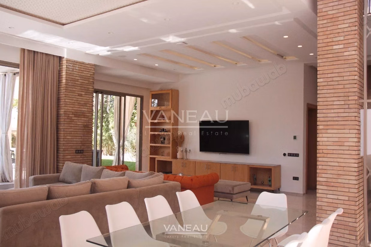 Villa contemporaine isolée collée au golf d'Amelkis