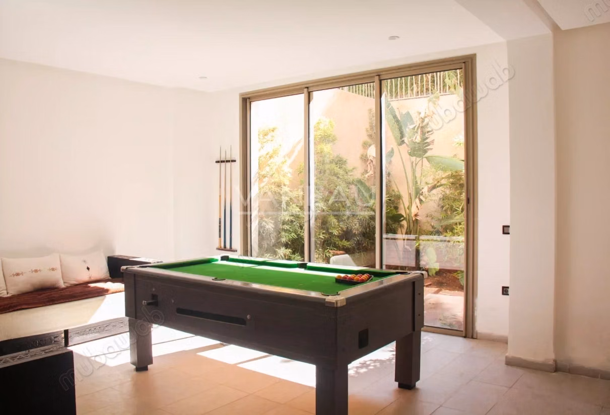 Villa contemporaine isolée collée au golf d'Amelkis