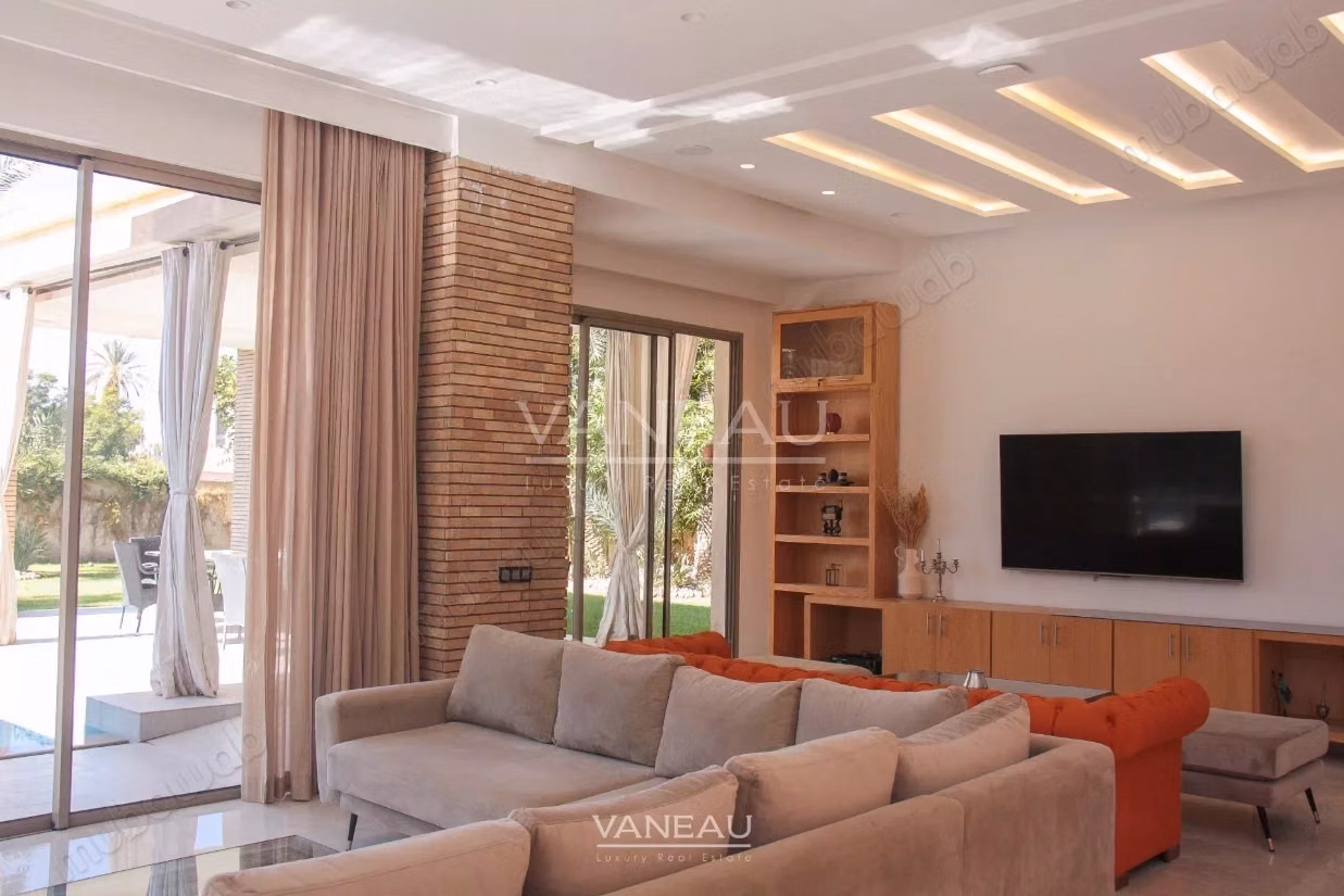 Villa contemporaine isolée collée au golf d'Amelkis