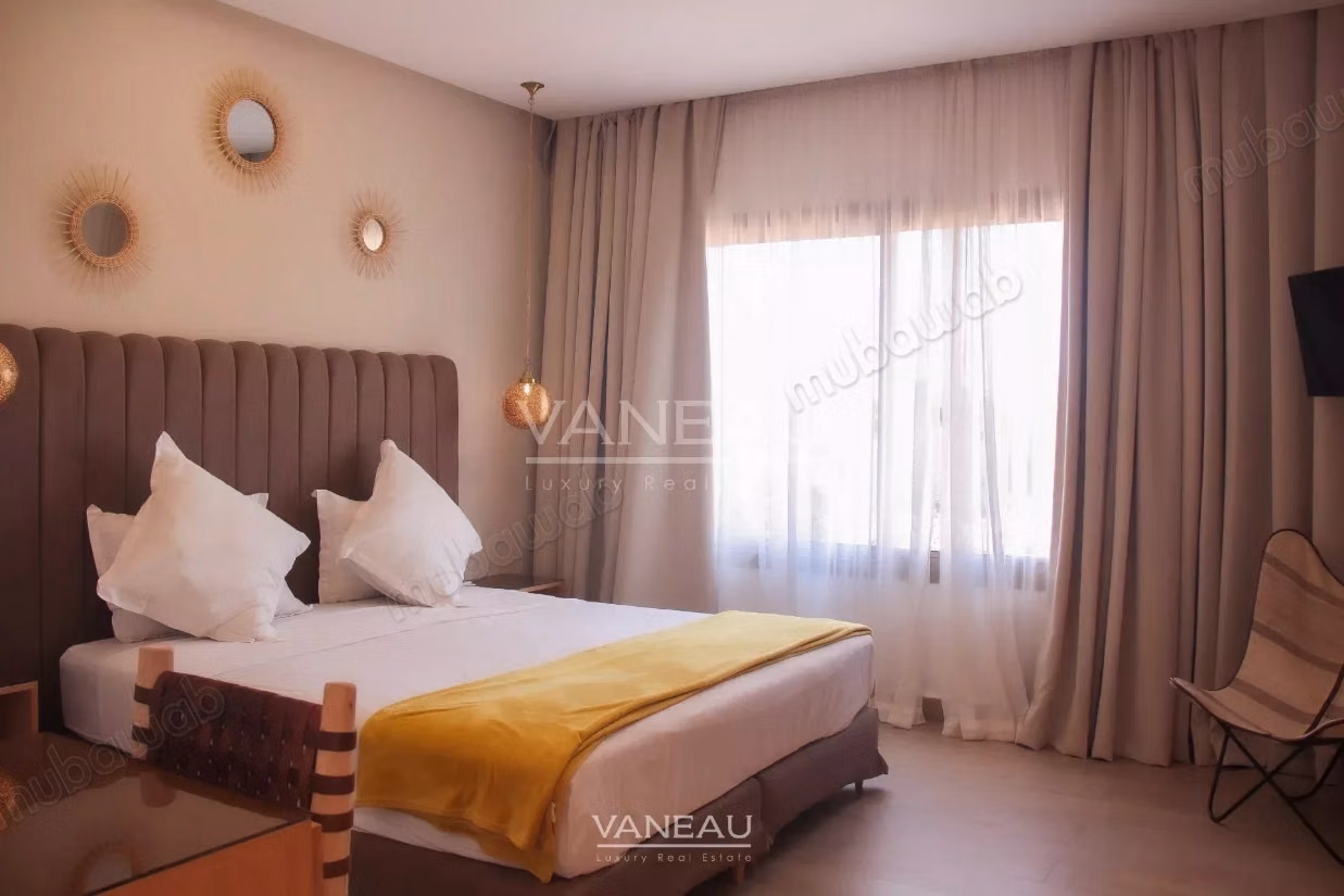 Villa contemporaine isolée collée au golf d'Amelkis