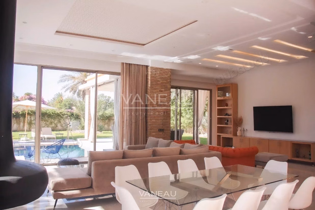Villa contemporaine isolée collée au golf d'Amelkis