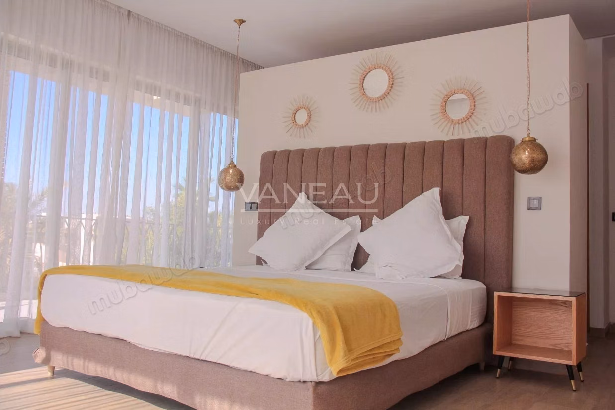 Villa contemporaine isolée collée au golf d'Amelkis
