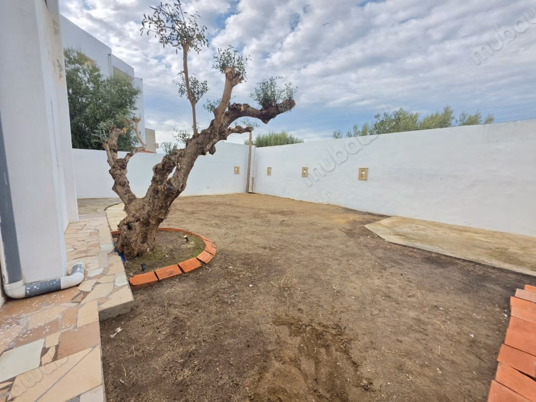 Appartement non meublé s3 à Baraket sahel