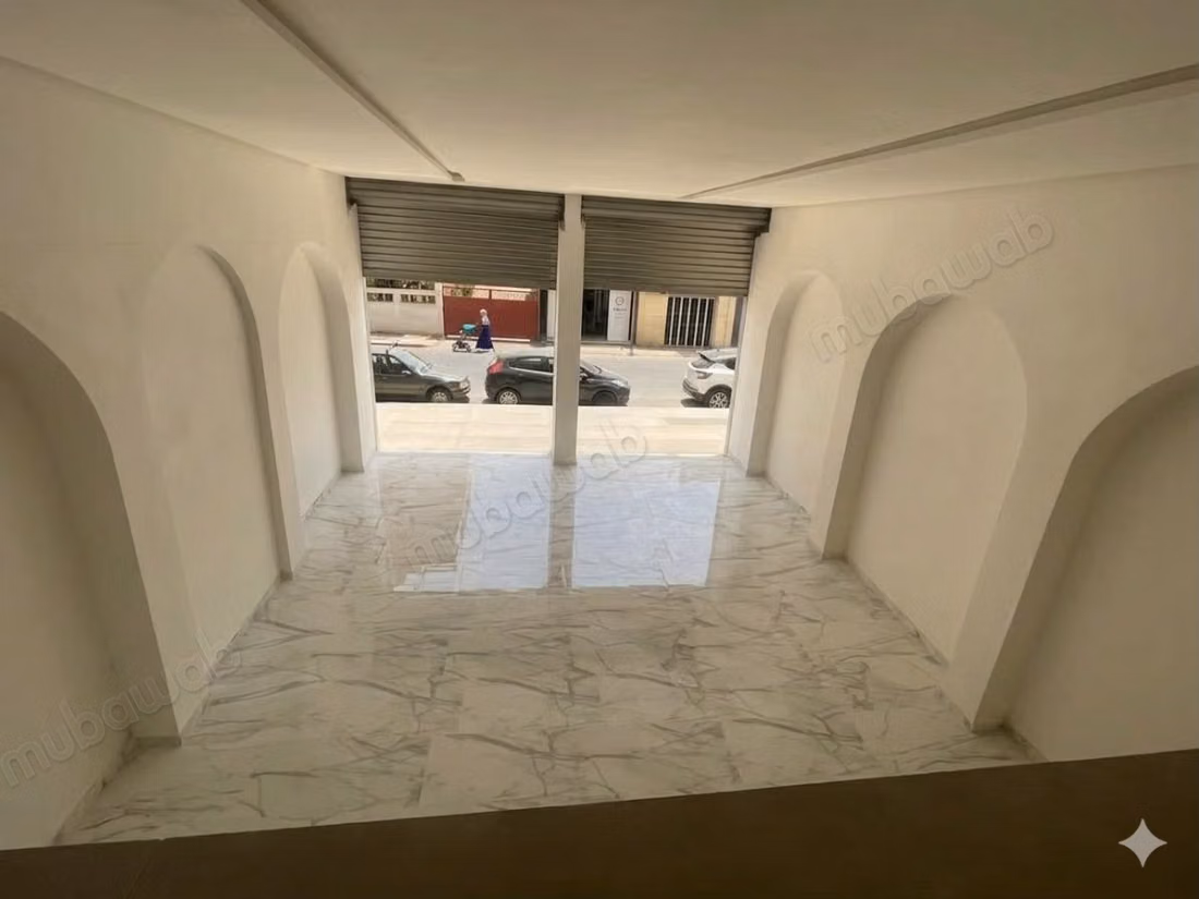 Bel locale commerciale in vendita a Aïn Sebaâ. Superficie 148 m²