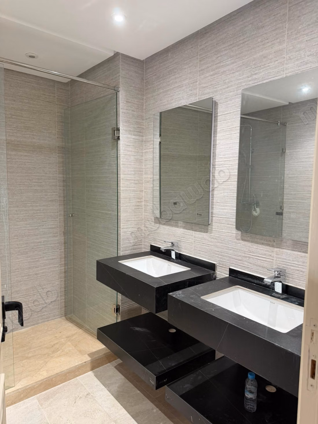 In affitto - 3 camere vuote 200 m² - boulevard d'Anfa