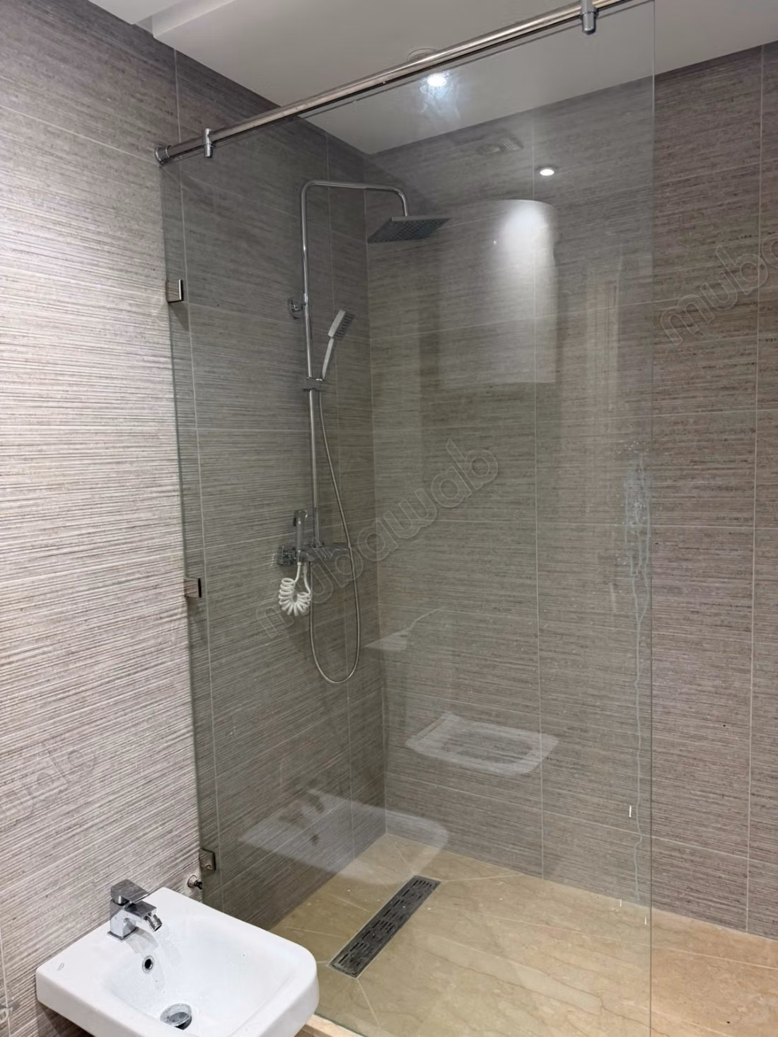 In affitto - 3 camere vuote 200 m² - boulevard d'Anfa