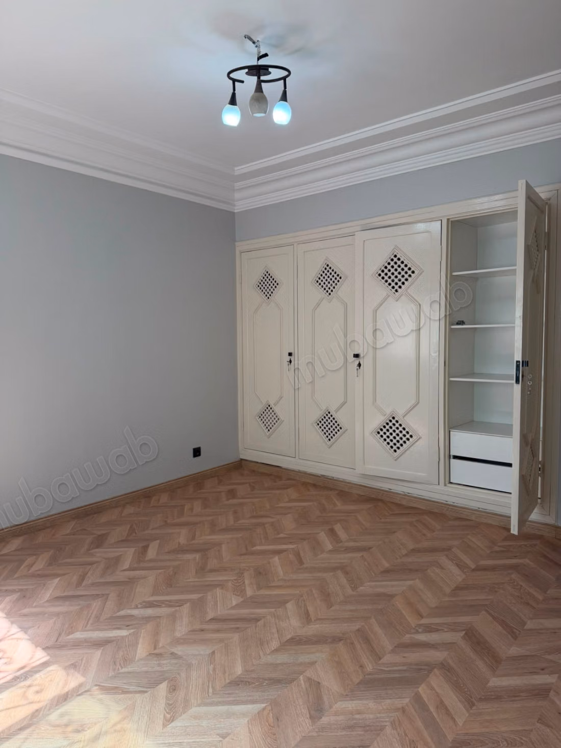 In affitto - 3 camere vuote 200 m² - boulevard d'Anfa