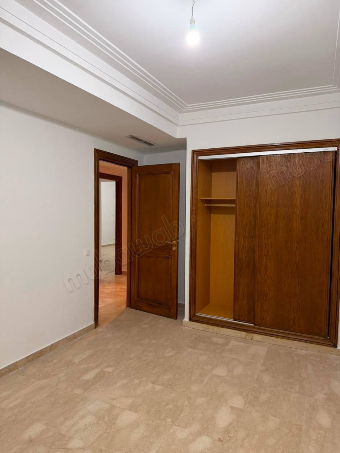 À vendre – Magnifique 3 chambres moderne bd d’anfa — 3